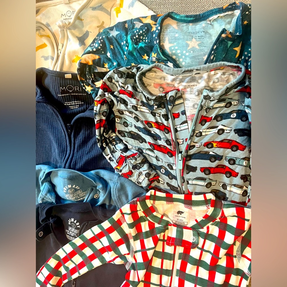 7 one piece pajamas 18-24 months. Premium brands!